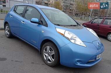 Хетчбек Nissan Leaf 2013 в Дніпрі