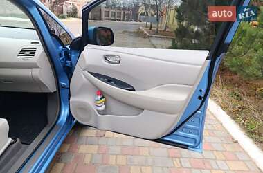 Хэтчбек Nissan Leaf 2012 в Измаиле