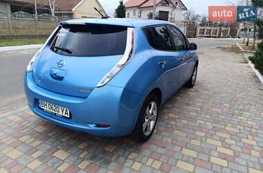 Хэтчбек Nissan Leaf 2012 в Измаиле