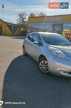 Хетчбек Nissan Leaf 2015 в Житомирі