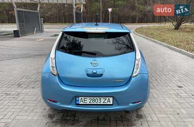 Хетчбек Nissan Leaf 2011 в Дніпрі