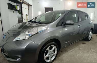 Хетчбек Nissan Leaf 2014 в Дубні