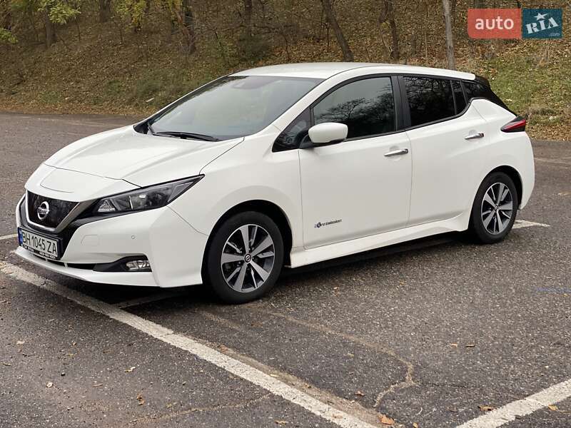 Хетчбек Nissan Leaf 2018 в Одесі