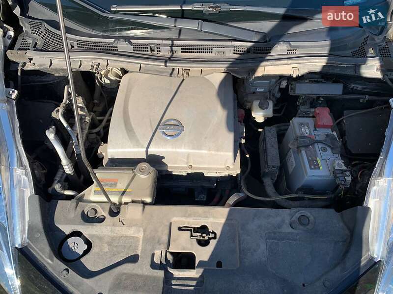 Хэтчбек Nissan Leaf 2014 в Киеве