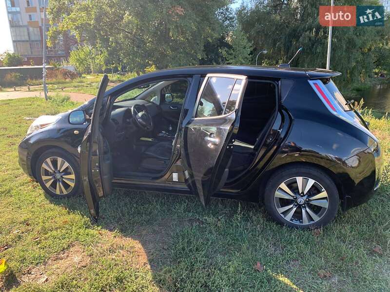 Хэтчбек Nissan Leaf 2014 в Киеве