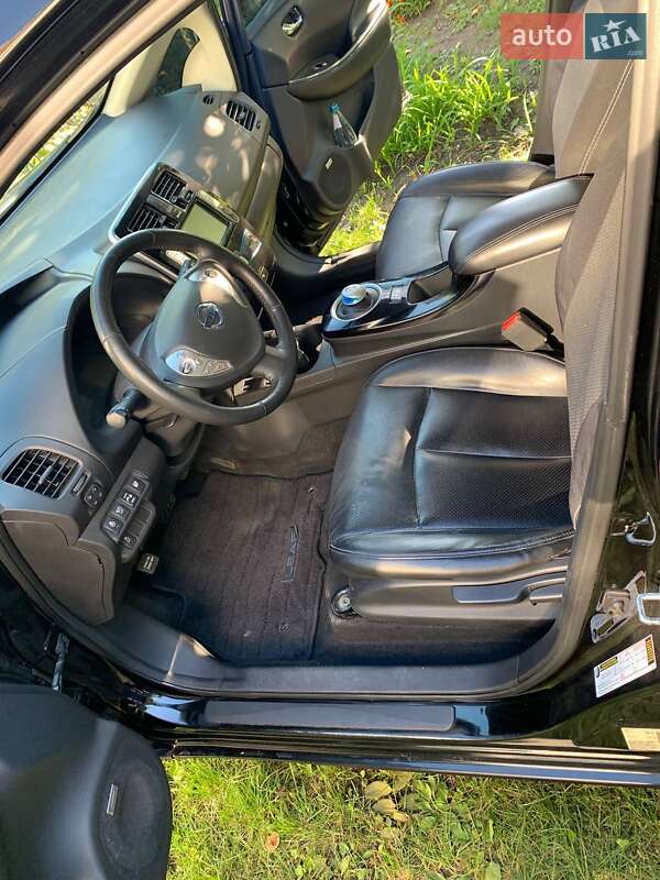 Хэтчбек Nissan Leaf 2014 в Киеве