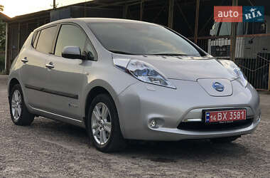 Хэтчбек Nissan Leaf 2012 в Городке