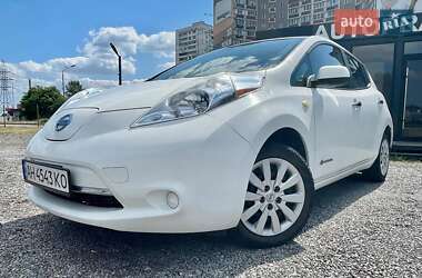 Хэтчбек Nissan Leaf 2015 в Львове