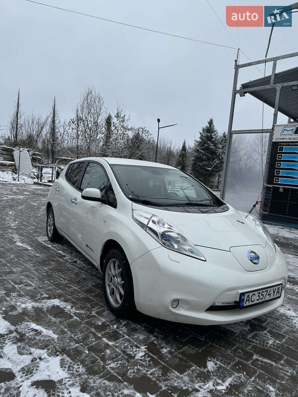 Хэтчбек Nissan Leaf 2013 в Луцке