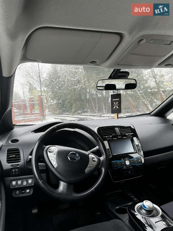 Хэтчбек Nissan Leaf 2013 в Луцке