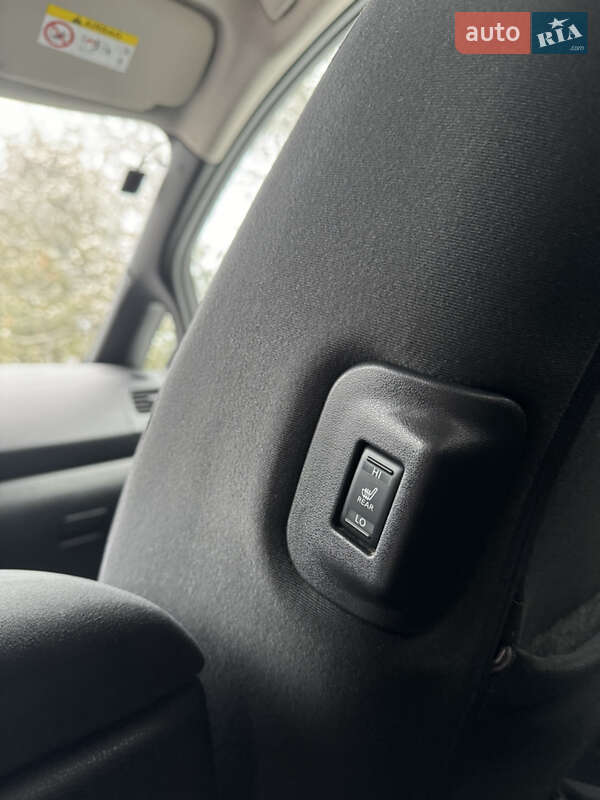 Хэтчбек Nissan Leaf 2013 в Луцке