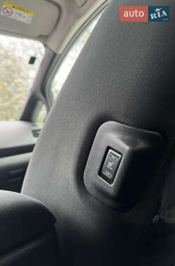 Хэтчбек Nissan Leaf 2013 в 
