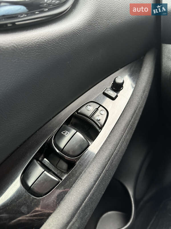 Хэтчбек Nissan Leaf 2013 в Луцке