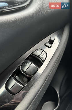 Хэтчбек Nissan Leaf 2013 в 