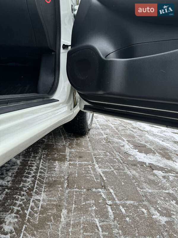 Хэтчбек Nissan Leaf 2013 в Луцке