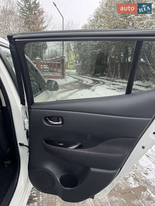 Хэтчбек Nissan Leaf 2013 в Луцке