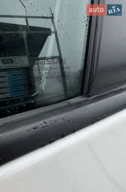 Хэтчбек Nissan Leaf 2013 в 