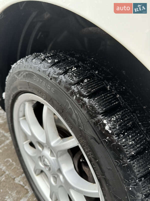 Хэтчбек Nissan Leaf 2013 в Луцке