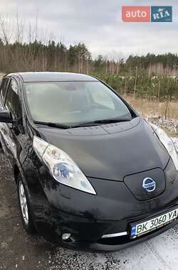 Хетчбек Nissan Leaf 2014 в Дубровиці