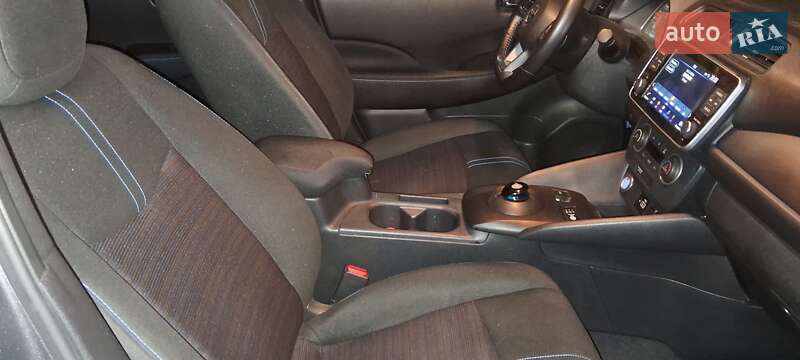 Хэтчбек Nissan Leaf 2021 в Стрые