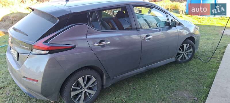 Хэтчбек Nissan Leaf 2021 в Стрые