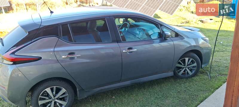 Хэтчбек Nissan Leaf 2021 в Стрые