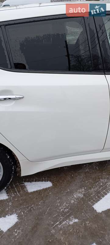 Хетчбек Nissan Leaf 2017 в Бориславі