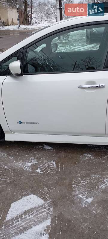 Хетчбек Nissan Leaf 2017 в Бориславі