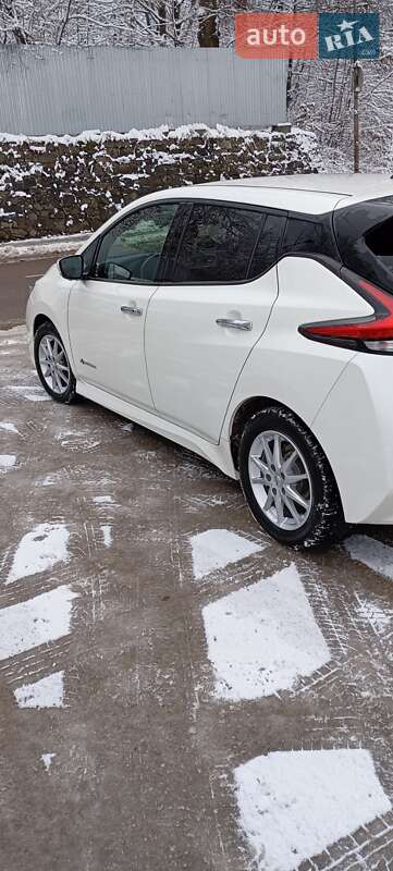 Хетчбек Nissan Leaf 2017 в Бориславі