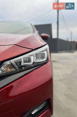Хэтчбек Nissan Leaf 2017 в 