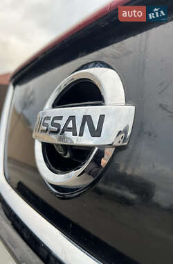 Хэтчбек Nissan Leaf 2017 в 