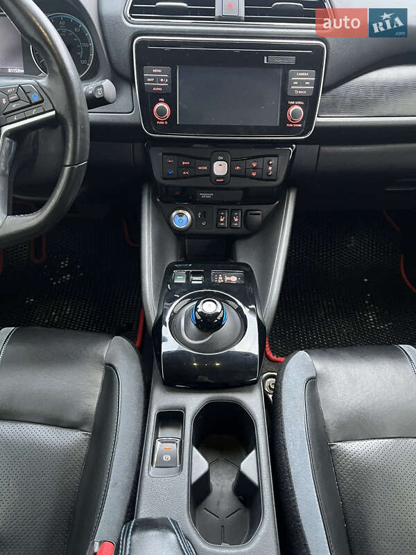 Хэтчбек Nissan Leaf 2017 в Днепре