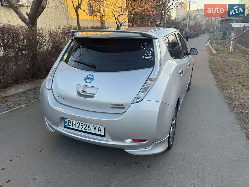 Хетчбек Nissan Leaf 2015 в Одесі