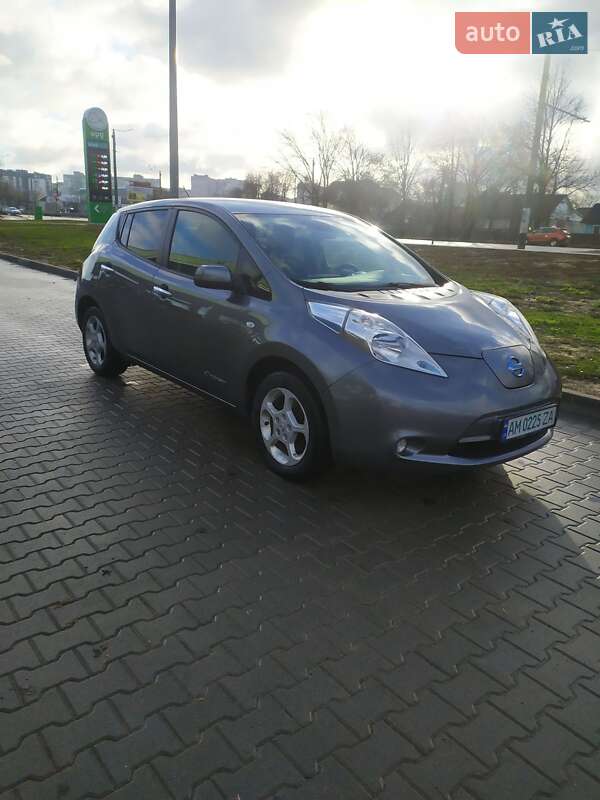 Хетчбек Nissan Leaf 2015 в Житомирі