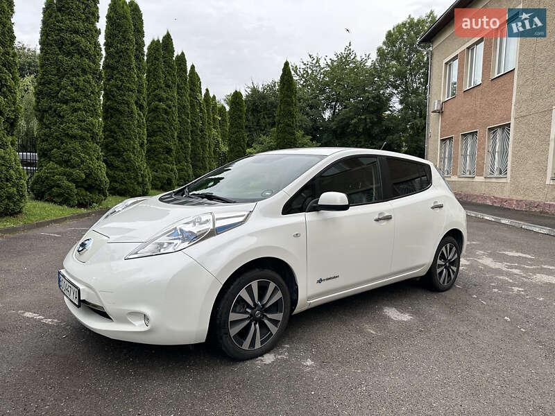 Хетчбек Nissan Leaf 2014 в Івано-Франківську