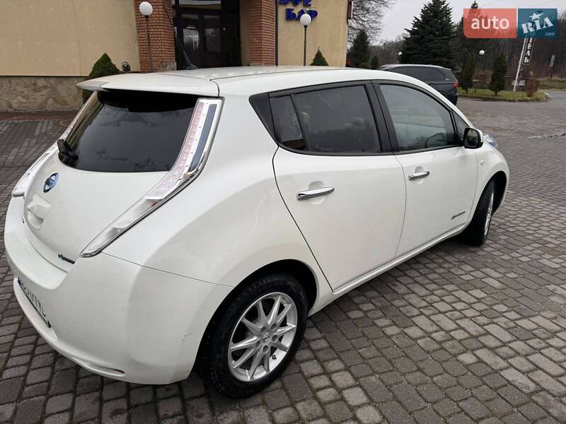 Хэтчбек Nissan Leaf 2017 в Львове