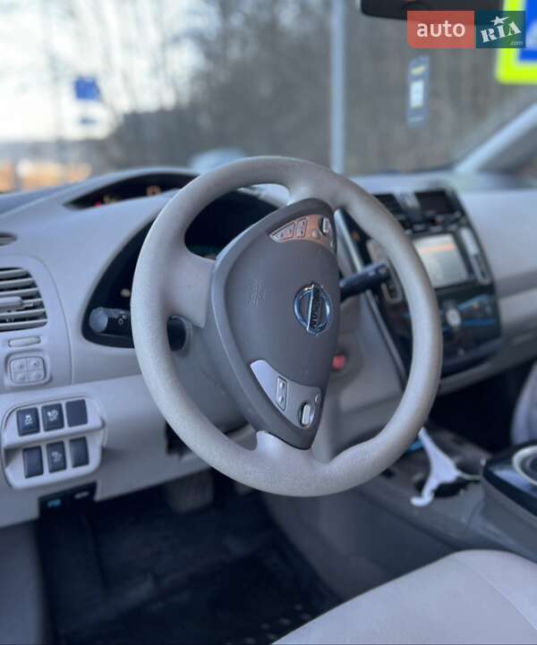 Хэтчбек Nissan Leaf 2012 в Виннице