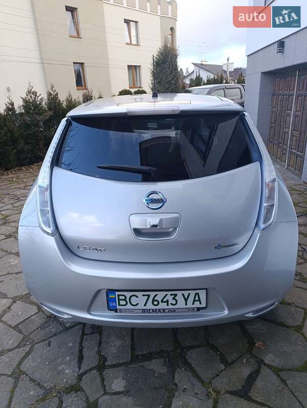 Хетчбек Nissan Leaf 2012 в Східниці