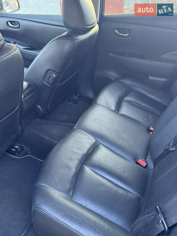 Хетчбек Nissan Leaf 2013 в Володимирі