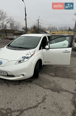 Хетчбек Nissan Leaf 2015 в Миколаєві