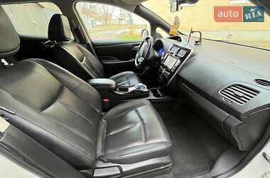 Хэтчбек Nissan Leaf 2017 в 