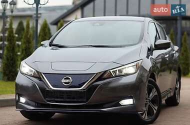 Хэтчбек Nissan Leaf 2021 в Киеве