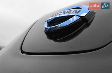 Хэтчбек Nissan Leaf 2015 в 