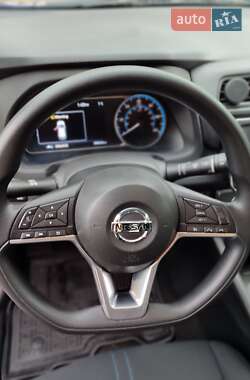 Хетчбек Nissan Leaf 2018 в Білогородці