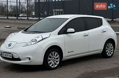 Хетчбек Nissan Leaf 2013 в Миколаєві