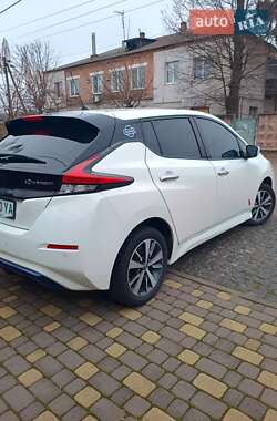 Хетчбек Nissan Leaf 2018 в Коростені