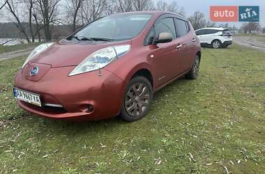 Хэтчбек Nissan Leaf 2015 в Киеве