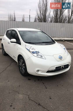 Хэтчбек Nissan Leaf 2016 в 