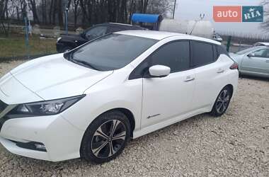 Хетчбек Nissan Leaf 2019 в Городку