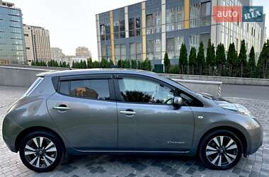 Хетчбек Nissan Leaf 2014 в Дніпрі